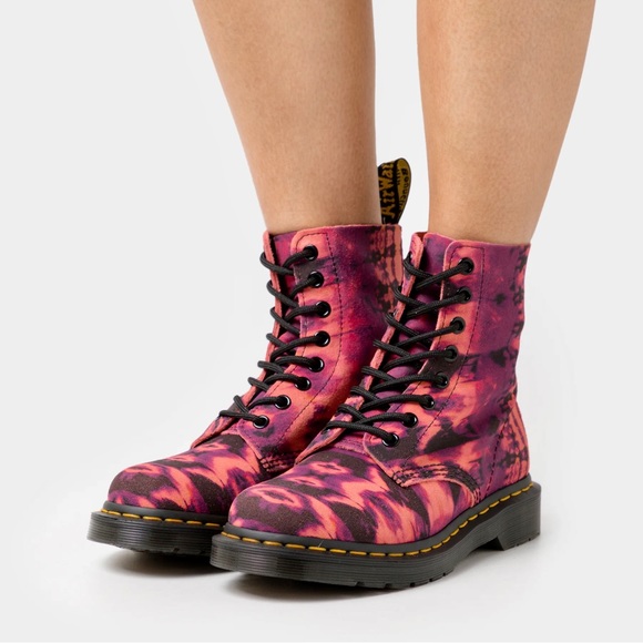 🌈 SOLD Amazing colorful suede Dr Martens - Picture 3 of 12